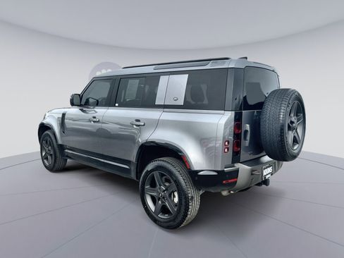 Used 2021 Land Rover Defender 110 X-Dynamic SE image 4