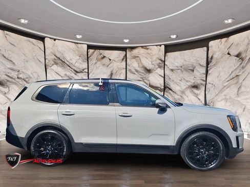 Used 2022 Kia Telluride EX w/ EX Premium Package AWD/4WD image 5