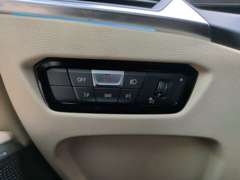 Certified 2023 BMW 330i Sedan w/ Premium Package image 23