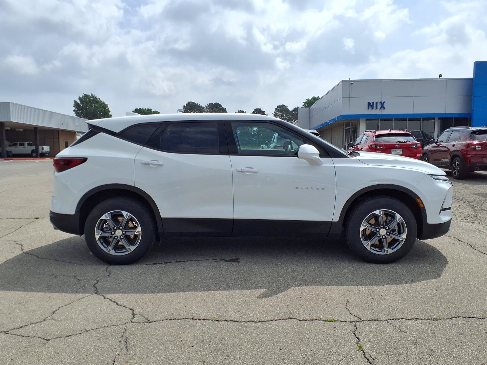 Used 2025 Chevrolet Blazer LT FWD image 20