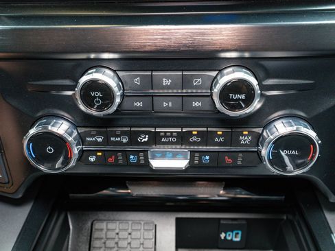 Used 2023 Ford F250 Lariat w/ Lariat Ultimate Package image 25