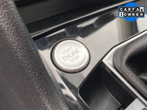 Used 2024 Volkswagen Taos SE image 25