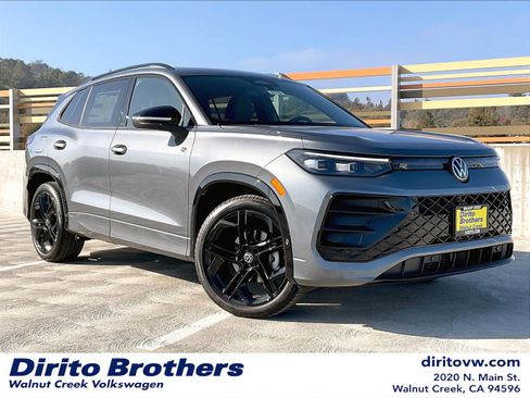 New 2026 Volkswagen Tiguan SE R-Line FWD image 1