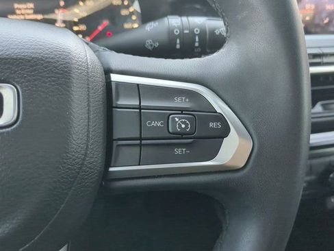 Used 2024 Jeep Compass Latitude image 23