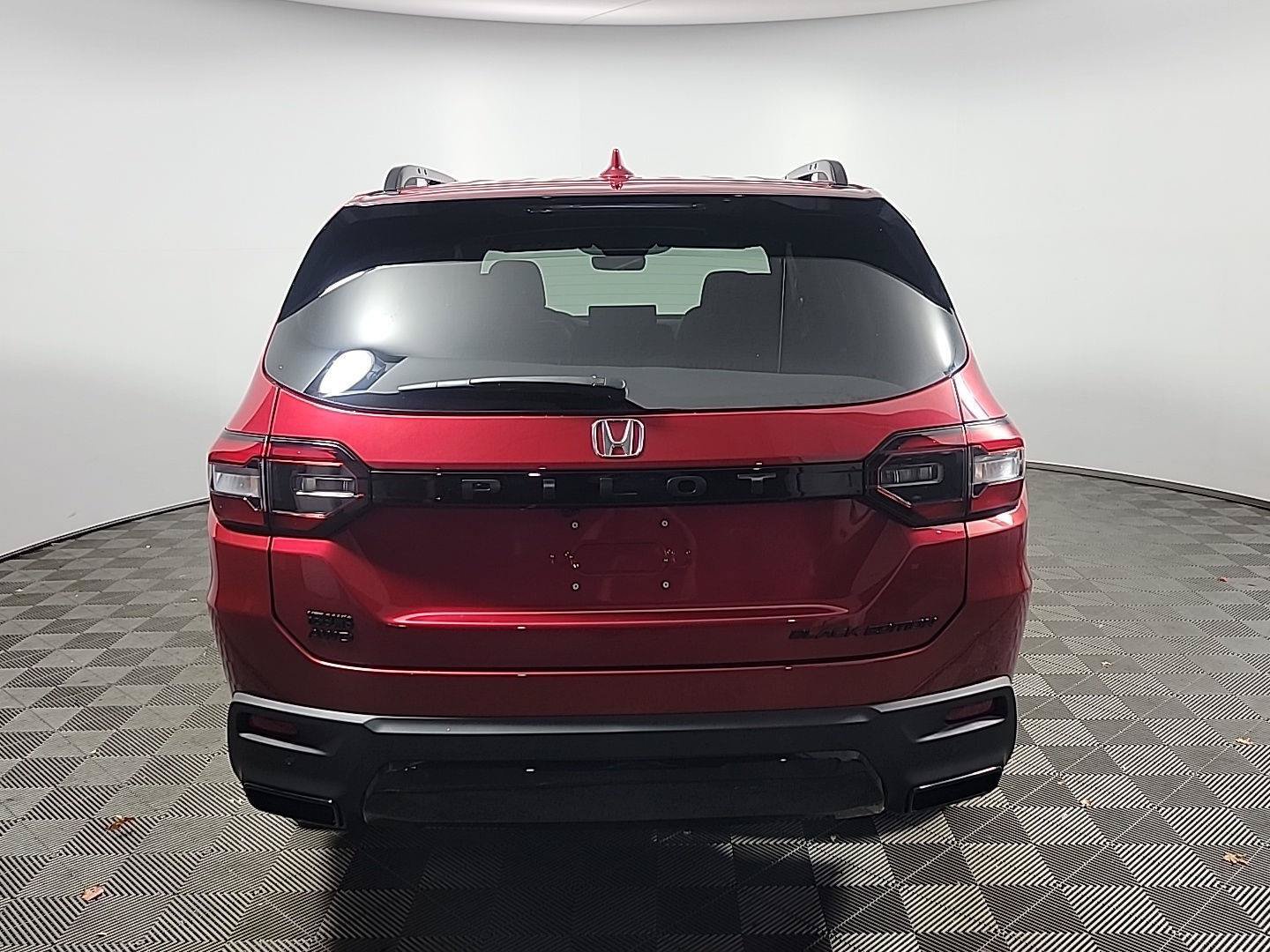 New 2026 Honda Pilot Black Edition image 4