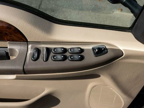 Used 2001 Ford Excursion Limited image 25