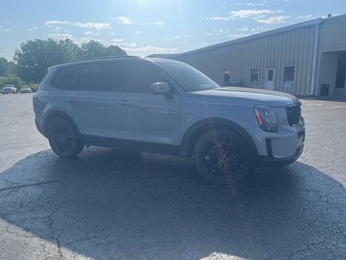 Used 2022 Kia Telluride SX w/ SX Prestige Package AWD/4WD image 2