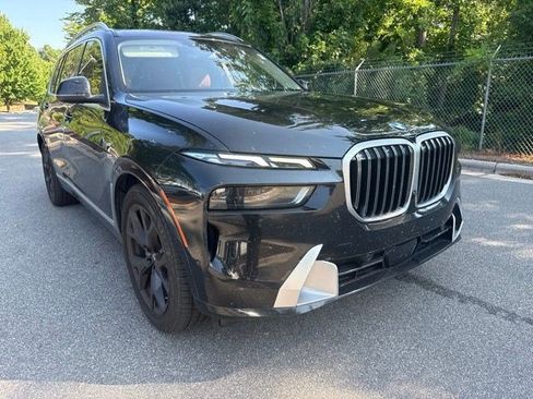 Used 2024 BMW X7 xDrive40i w/ Executive Package AWD/4WD image 3