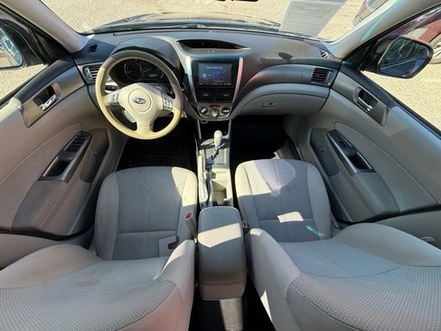 Used 2013 Subaru Forester 2.5X Premium w/ All-Weather Plus Pkg AWD/4WD image 7