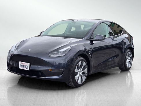 Used 2024 Tesla Model Y Long Range image 8