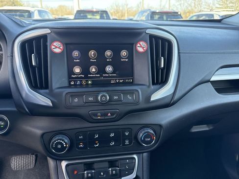 Used 2024 GMC Terrain SLE image 11