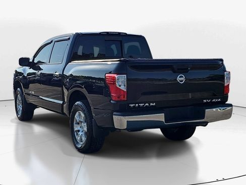 Used 2018 Nissan Titan SV AWD/4WD image 5