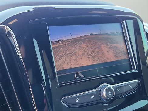 Used 2022 Chevrolet Traverse LS AWD/4WD image 21