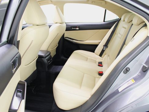 Used 2014 Lexus IS 350 image 38