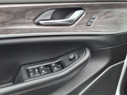 Used 2022 Jeep Grand Cherokee Limited 4xe w/ Luxury Tech Group II image 4