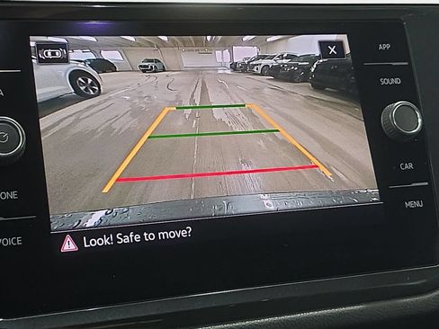 Used 2021 Volkswagen Tiguan SE w/ Panoramic Sunroof Package FWD image 16