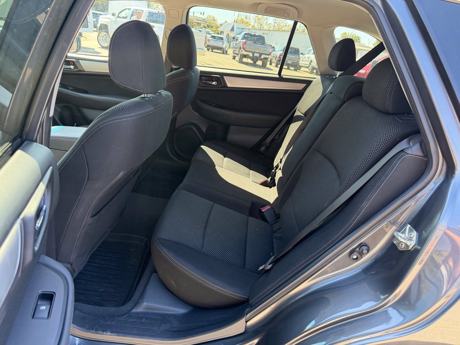 Used 2019 Subaru Outback 2.5i Premium AWD/4WD image 12