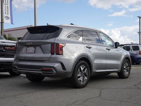 Used 2022 Kia Sorento S image 4