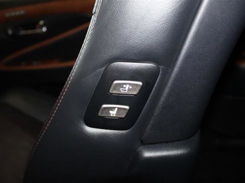 Used 2011 Lexus LS 460 image 23