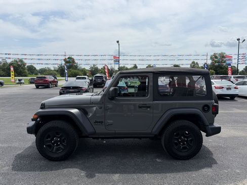 Used 2022 Jeep Wrangler Sport AWD/4WD image 8