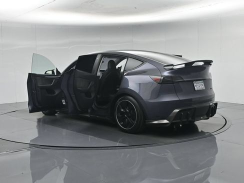 Used 2023 Tesla Model Y Long Range AWD/4WD image 34