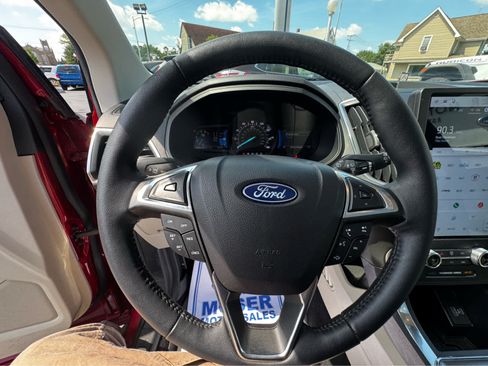 Used 2024 Ford Edge Titanium AWD/4WD image 22