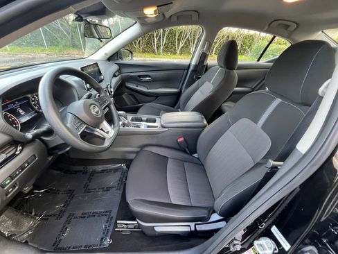 Used 2025 Nissan Sentra SV image 24