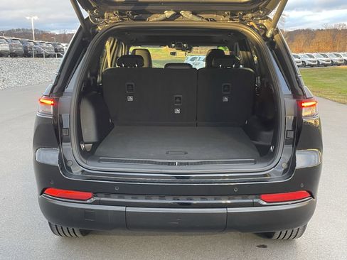 Used 2022 Jeep Grand Cherokee Altitude image 5