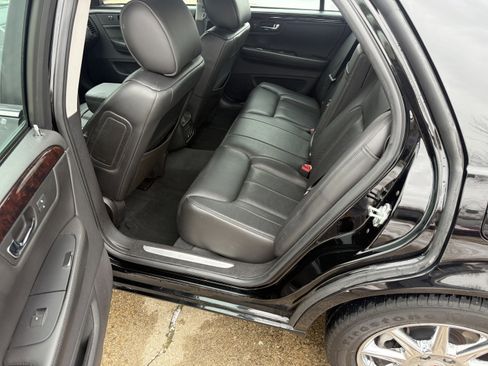 Used 2011 Cadillac DTS image 11