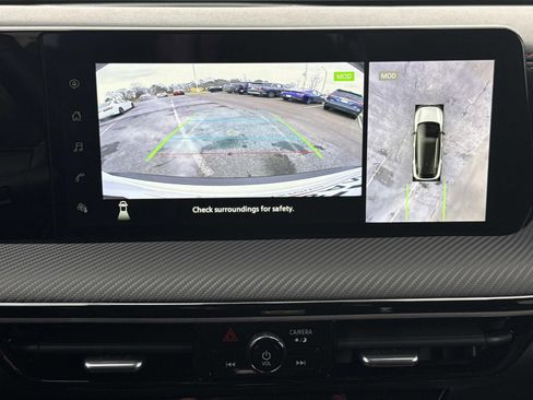 Certified 2025 Nissan Kicks SR image 10