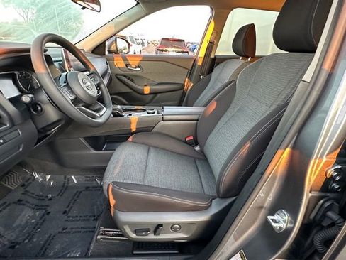 Used 2023 Nissan Rogue SV image 19