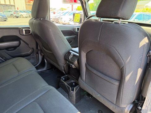 Used 2019 Jeep Wrangler Unlimited Sport S AWD/4WD image 36