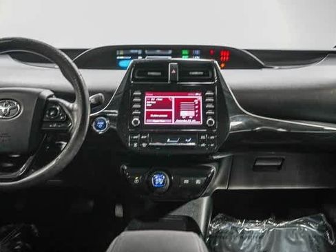 Certified 2020 Toyota Prius LE image 13