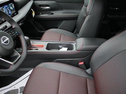New 2026 Nissan Kicks SR w/ Cold Weather Package image 8