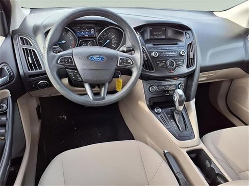 Used 2015 Ford Focus SE image 9