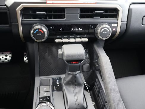 Used 2026 Toyota Tacoma TRD Sport image 16