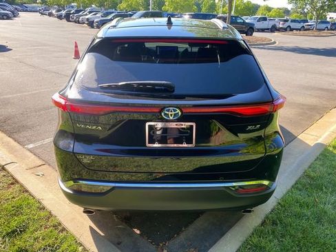 Used 2024 Toyota Venza XLE AWD/4WD image 31
