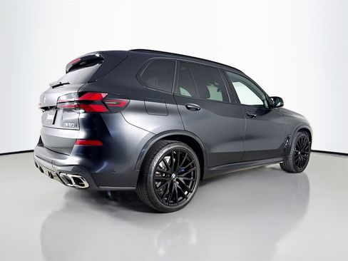 Used 2025 BMW X5 M60i w/ Climate Comfort Package image 7