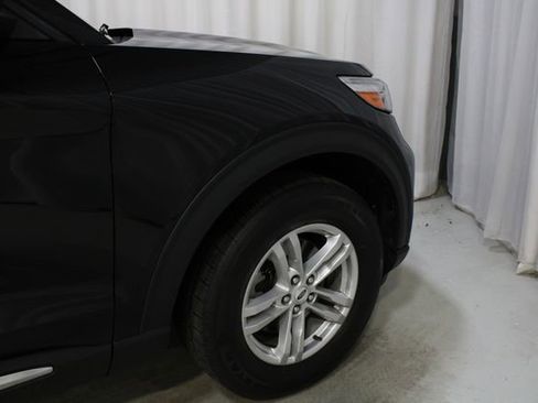 Used 2023 Ford Explorer XLT w/ Equipment Group 202A image 28