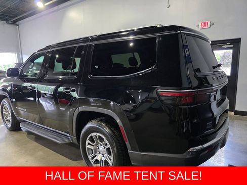 Used 2022 Jeep Wagoneer Series I AWD/4WD image 6