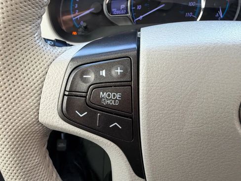 Used 2014 Toyota Sienna XLE image 13