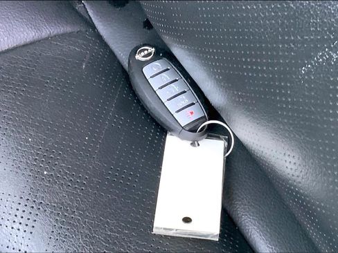 Used 2024 Nissan Altima 2.5 SL FWD image 14