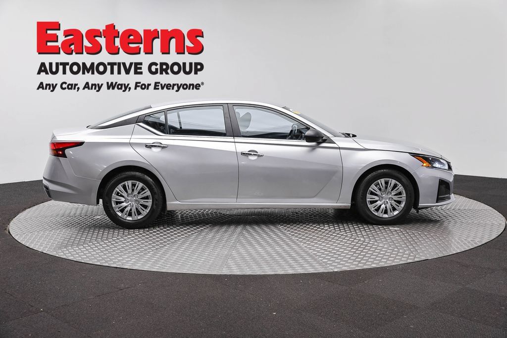 Used 2024 Nissan Altima 2.5 S FWD image 4