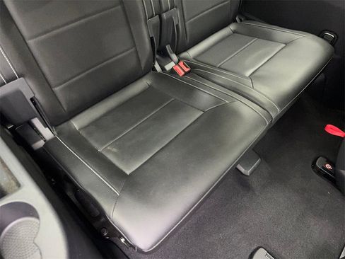 Used 2023 Volkswagen Atlas SE w/ Panoramic Sunroof Package image 37