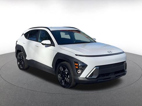 Used 2025 Hyundai Kona SEL image 3