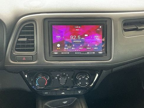 Used 2017 Honda HR-V LX image 22