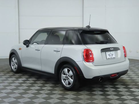 Used 2016 MINI Cooper 4-Door Hardtop image 7