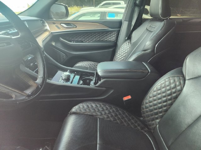 Used 2021 Jeep Grand Cherokee L Summit w/ Advanced Protech Group IV AWD/4WD image 5
