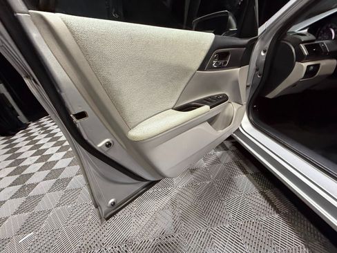 Used 2013 Honda Accord LX image 13