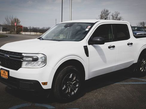 Used 2023 Ford Maverick XLT image 8